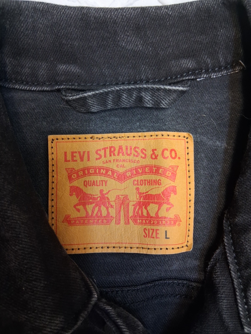 Levi's Black Denim Jacket - Picture 2 of 16